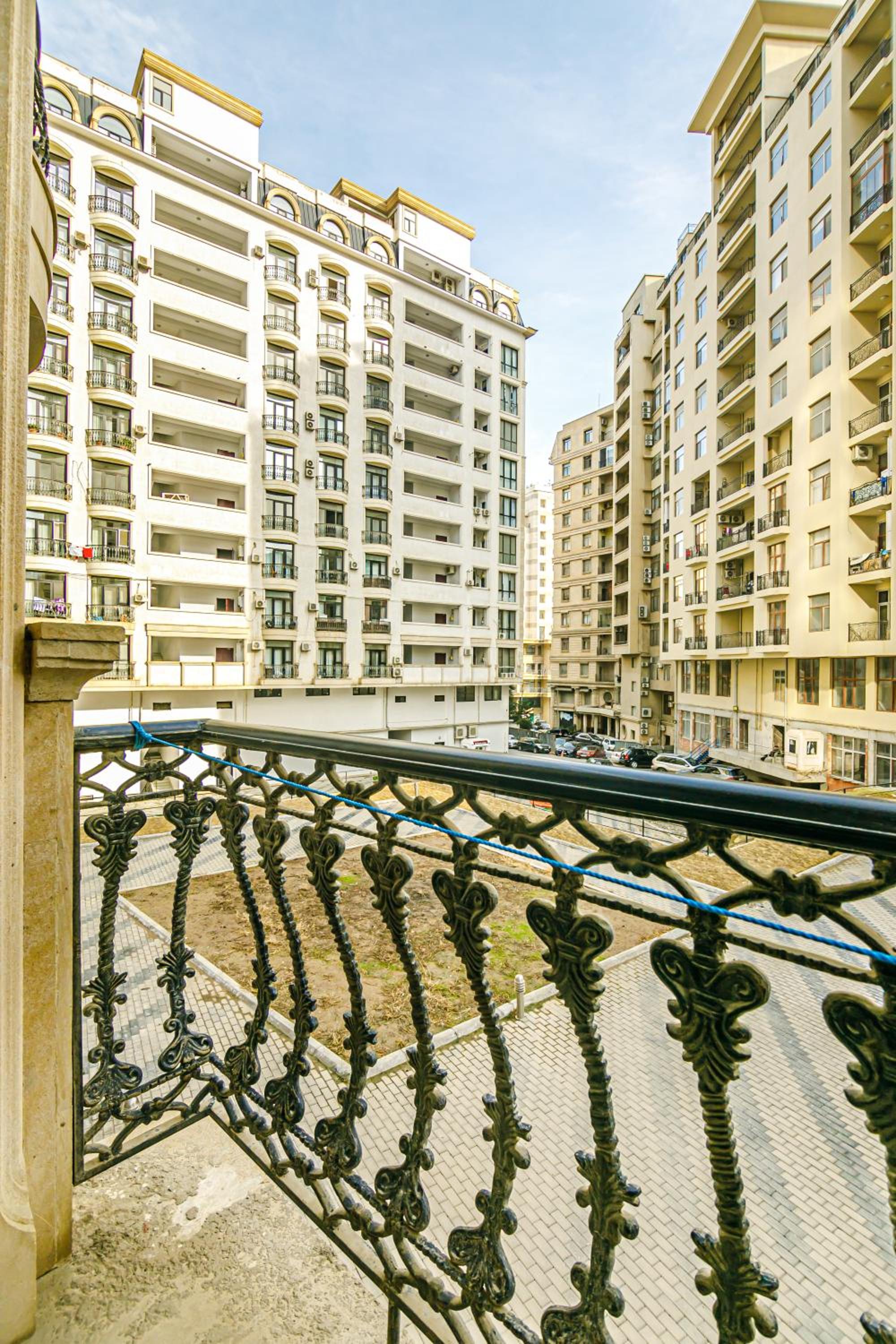 Deluxe Apartment 13