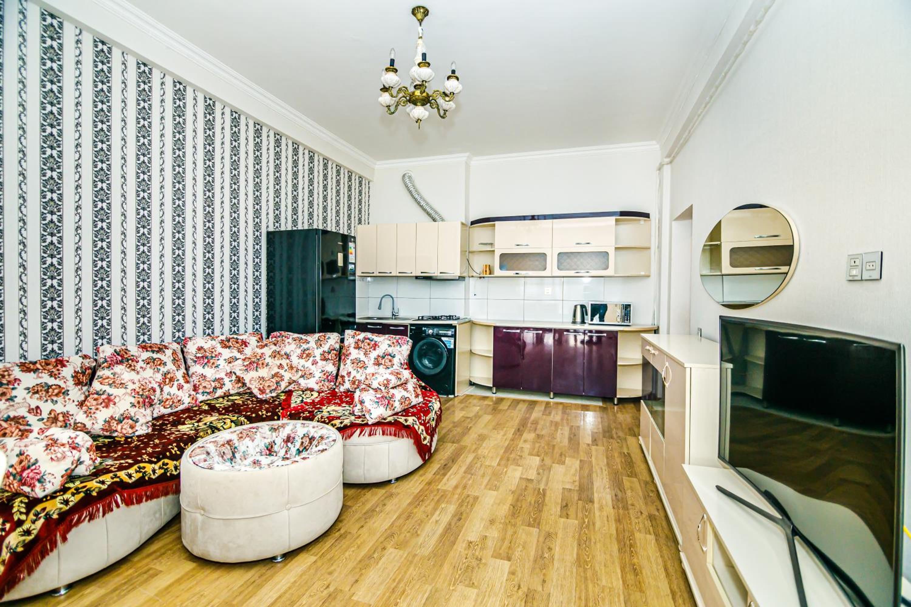 Deluxe Apartment 13