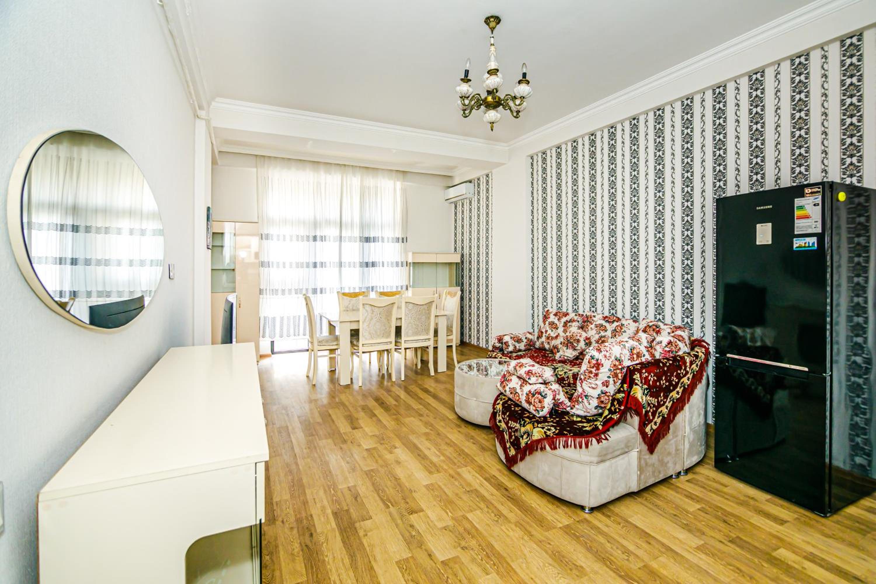 Deluxe Apartment 13