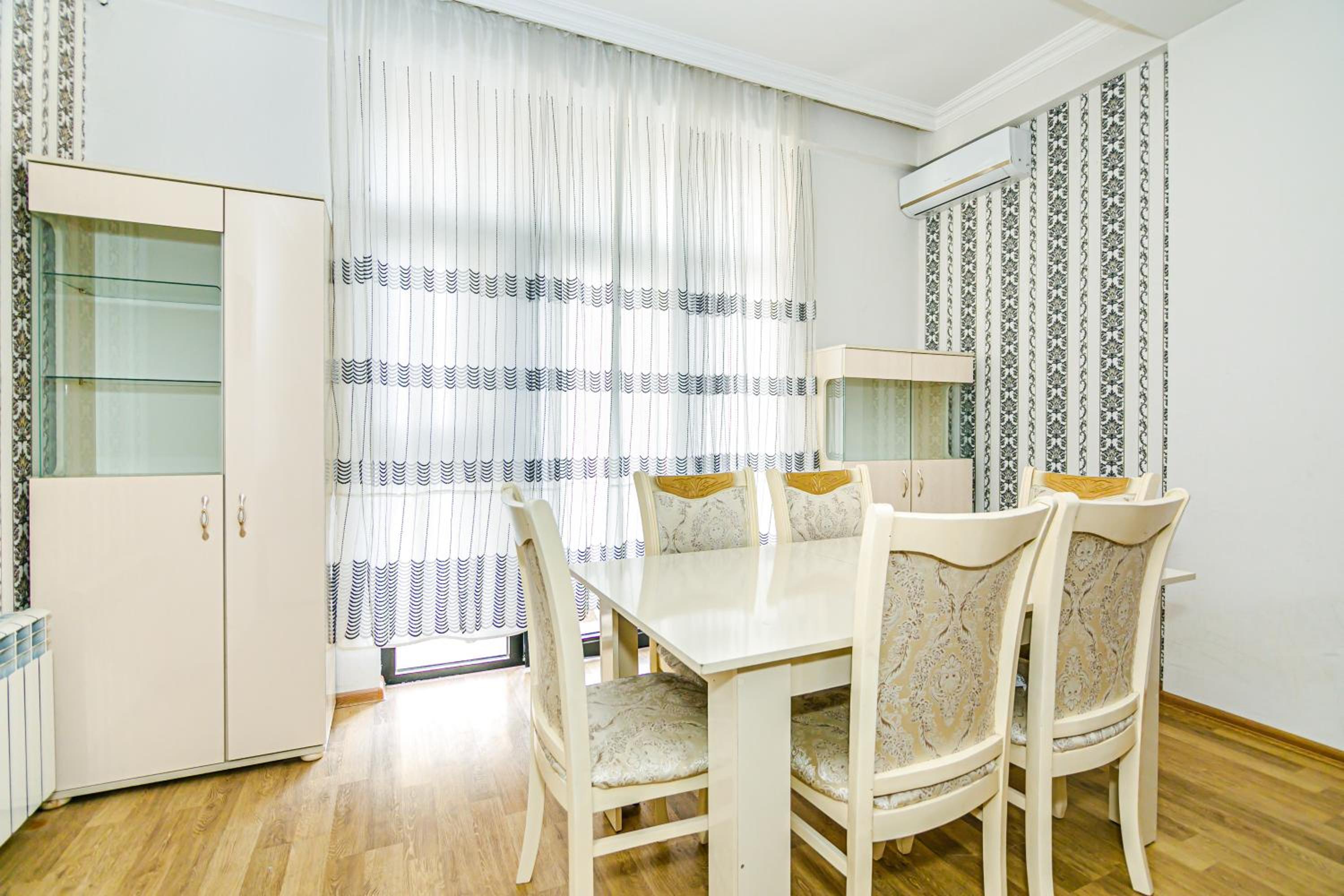 Deluxe Apartment 13