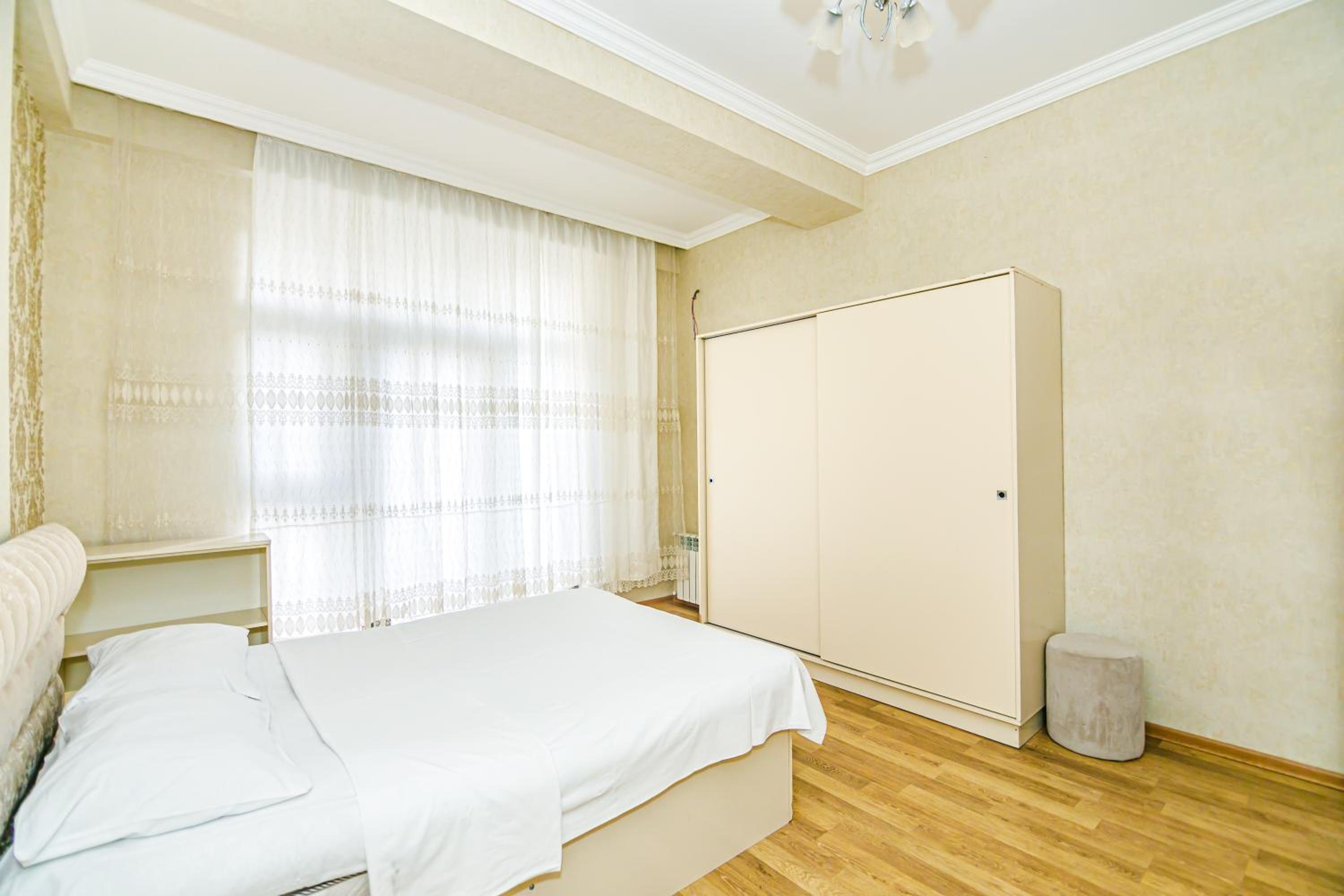 Deluxe Apartment 13
