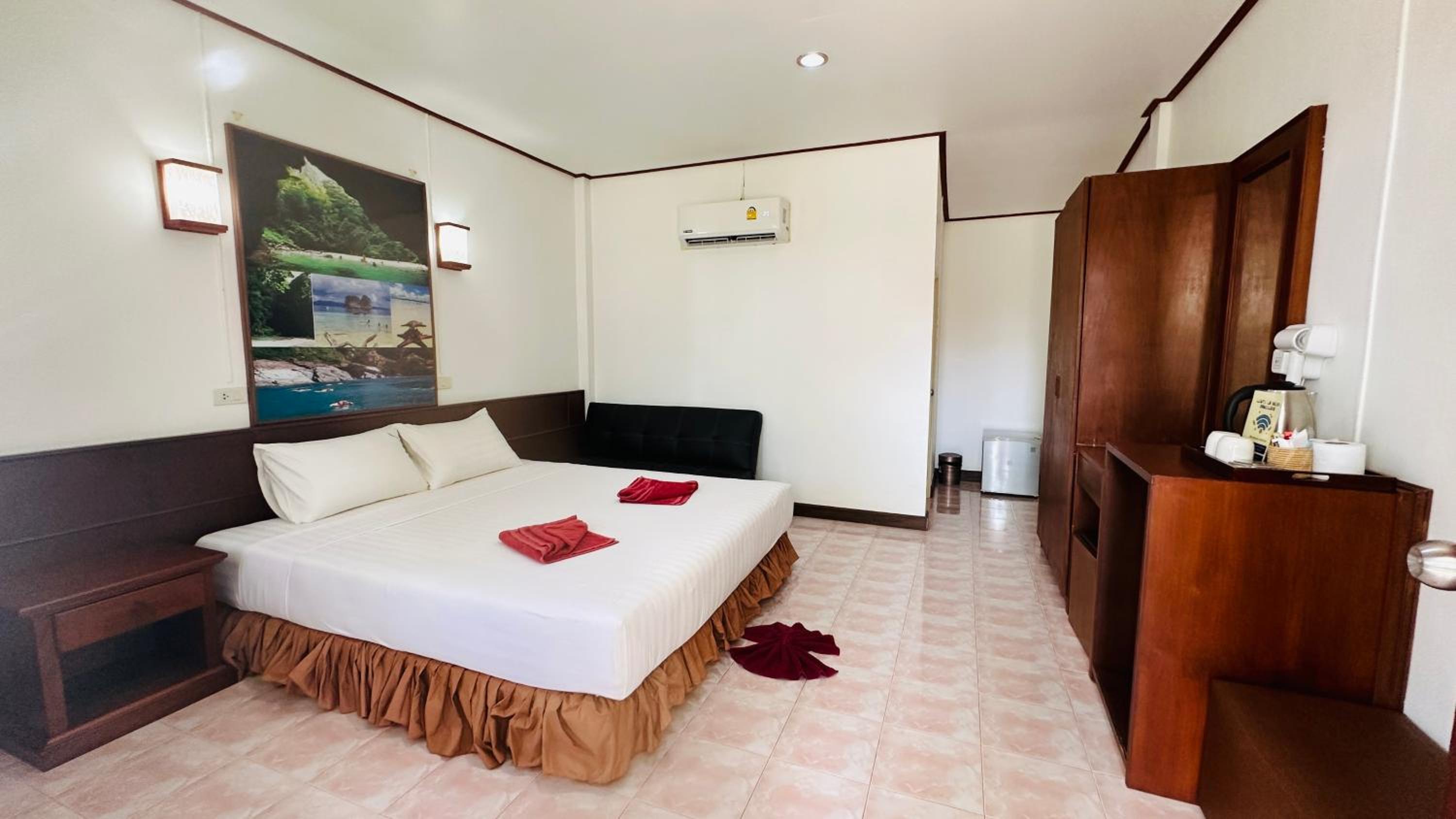Lanta L.D. Beach Bungalow