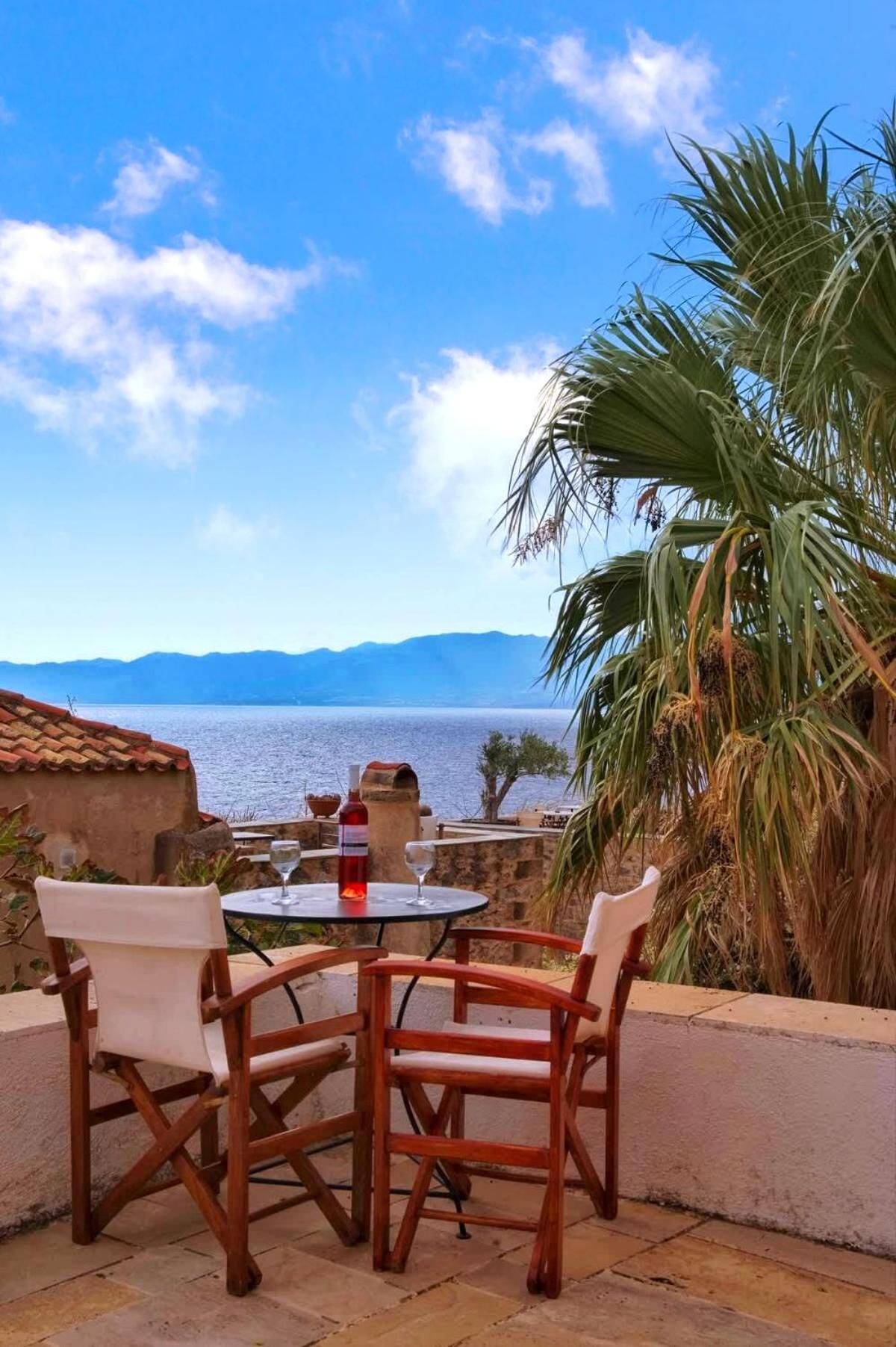 Menexes Suites Monemvasia
