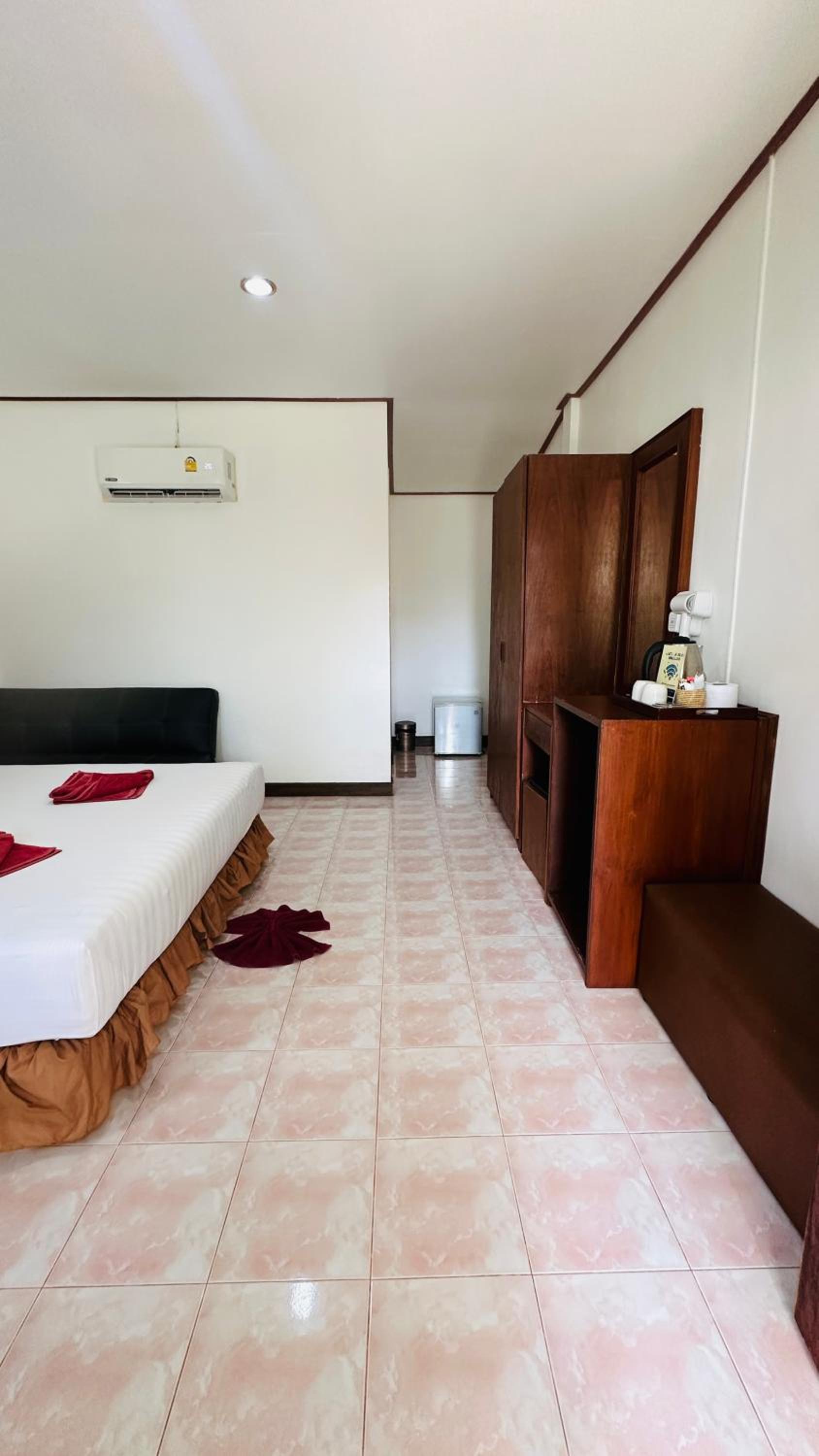 Lanta L.D. Beach Bungalow
