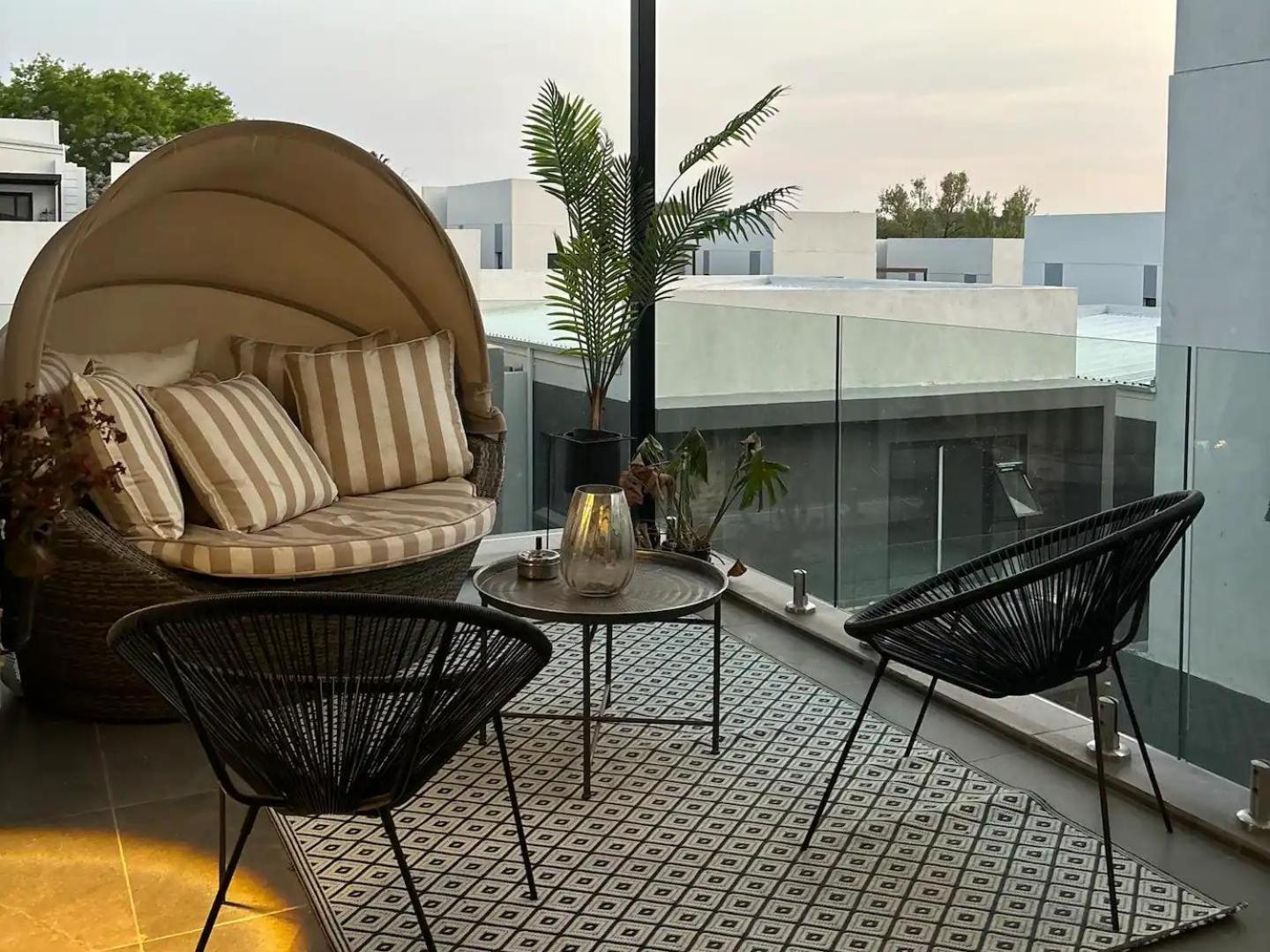 Luxurious 4-Bedroom Retreat in Bryanston, Sandton