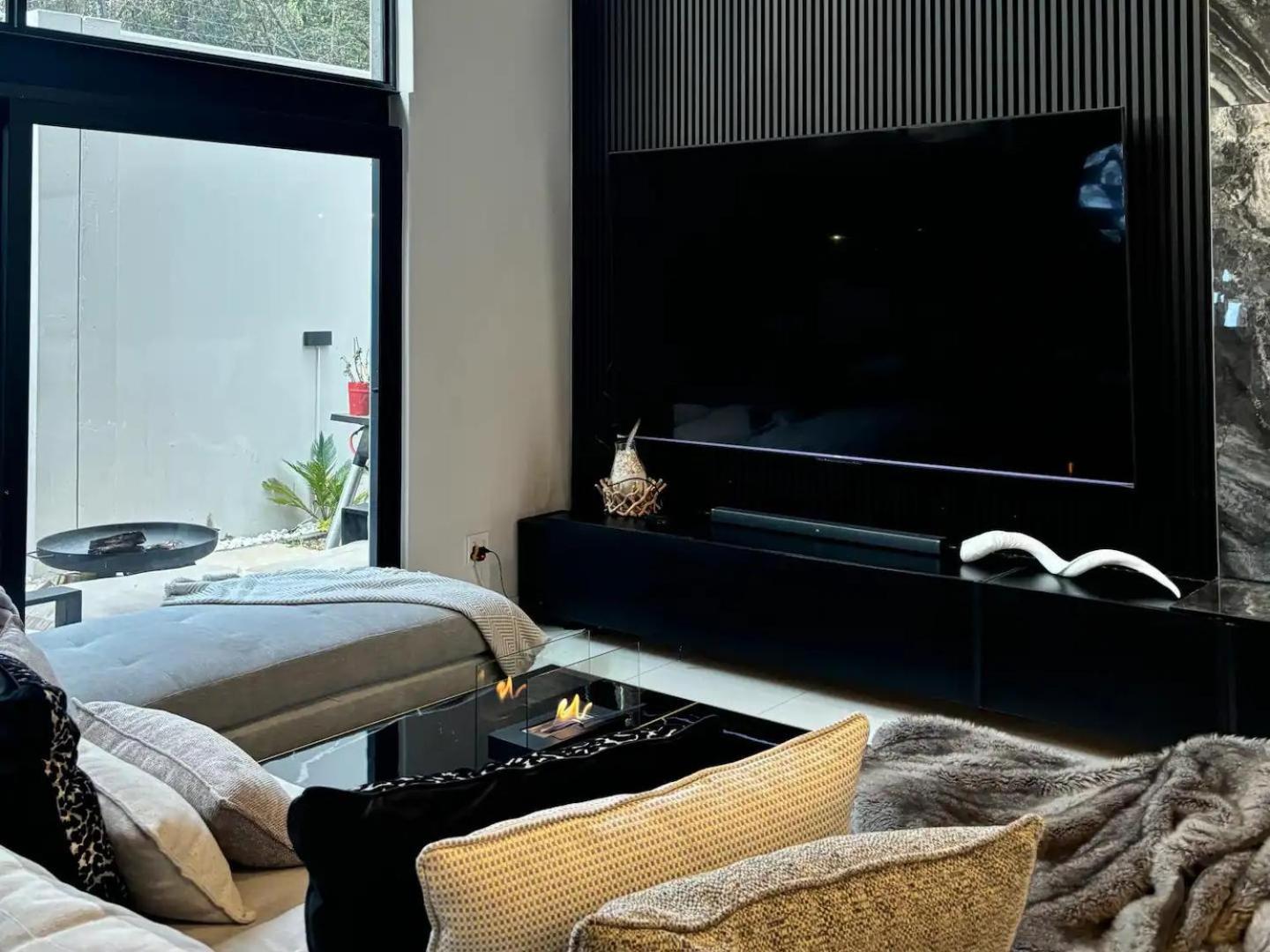Luxurious 4-Bedroom Retreat in Bryanston, Sandton