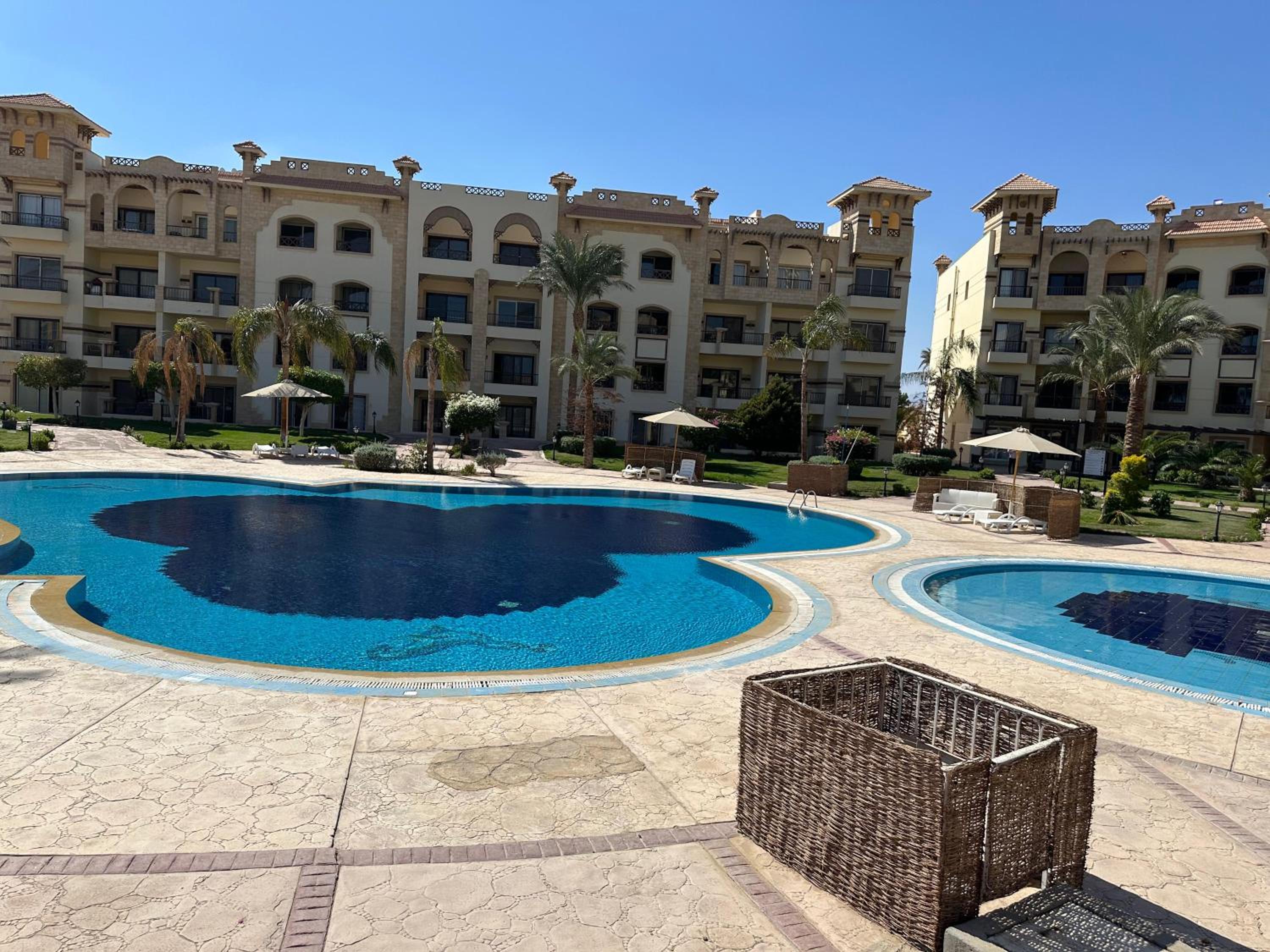 Al Saraya Sahl Hasheesh by Peaks