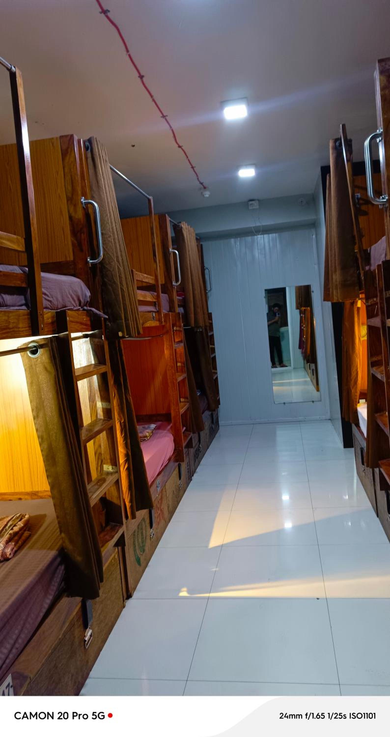 Homestay at Kashmiri Gate Metro & Old Delhi Railway Station