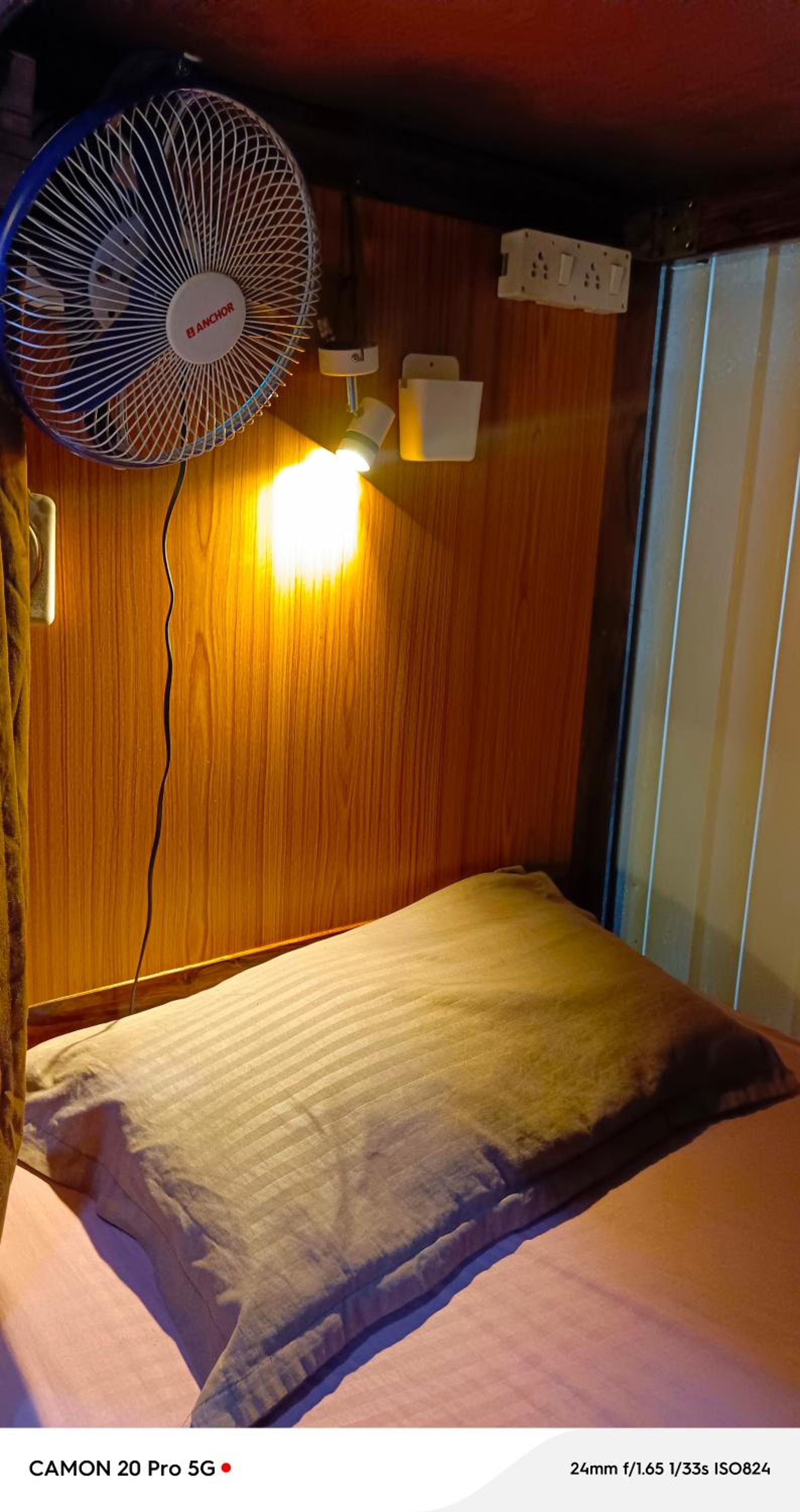 Homestay at Kashmiri Gate Metro & Old Delhi Railway Station