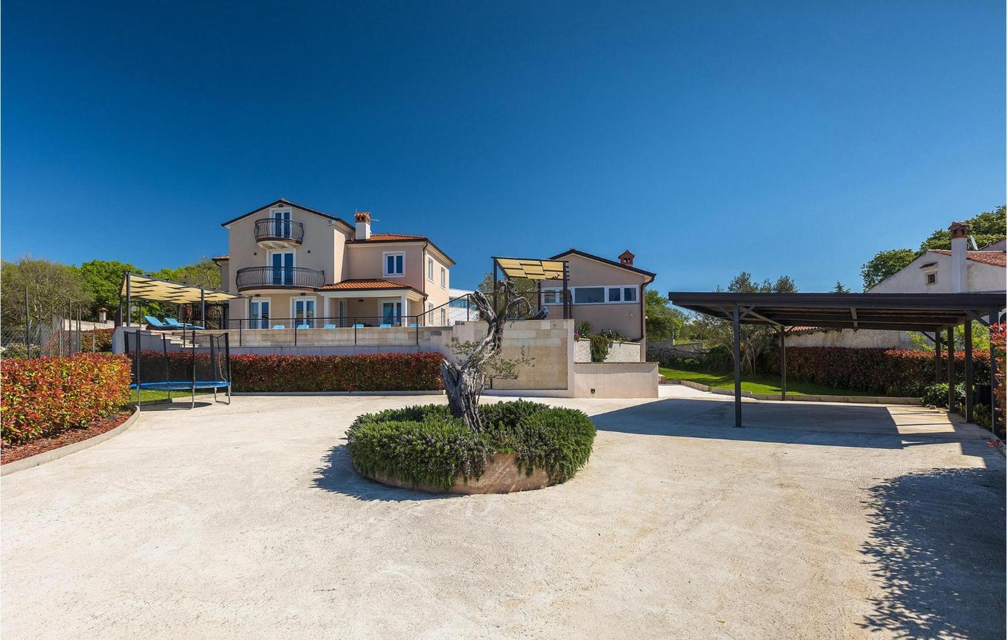 Villa Stephanie