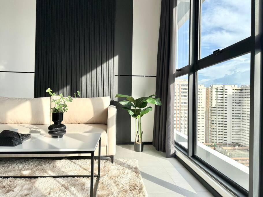 Urban Suites #Luxury Leisure #5min drive to town #Infinity Pool #Local Neighborhood #Convenient store photo 1