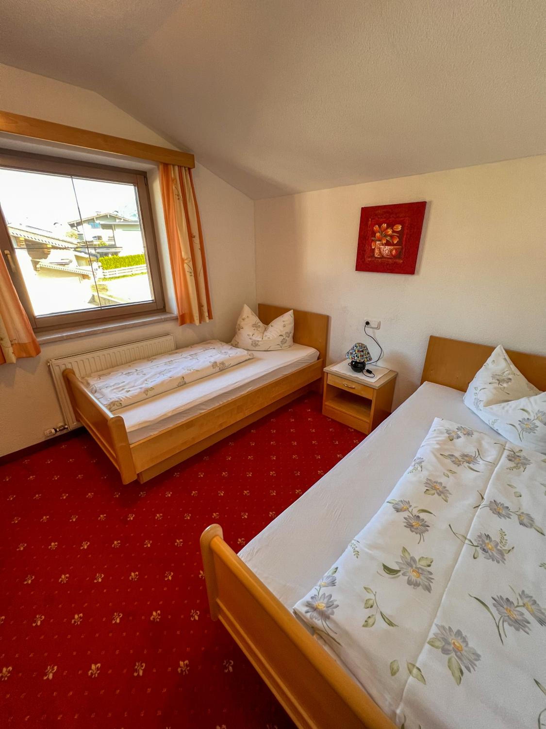 Ferienwohnung Haas 2 im Zillertal - Alpenpanorama, Wohlfühlkomfort & E-Ladestation