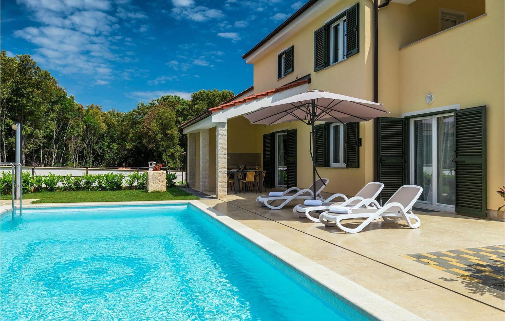 Villa Lola