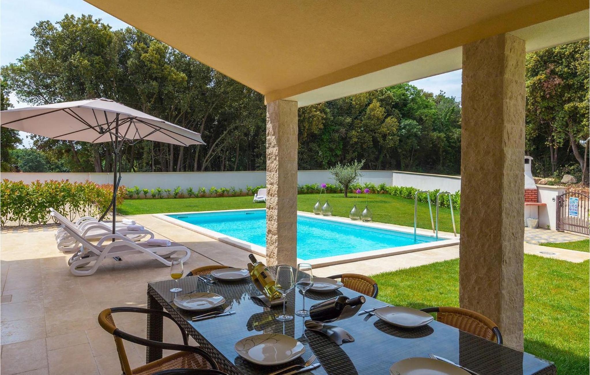 Villa Lola