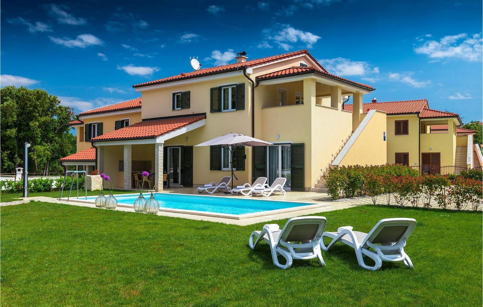Villa Lola