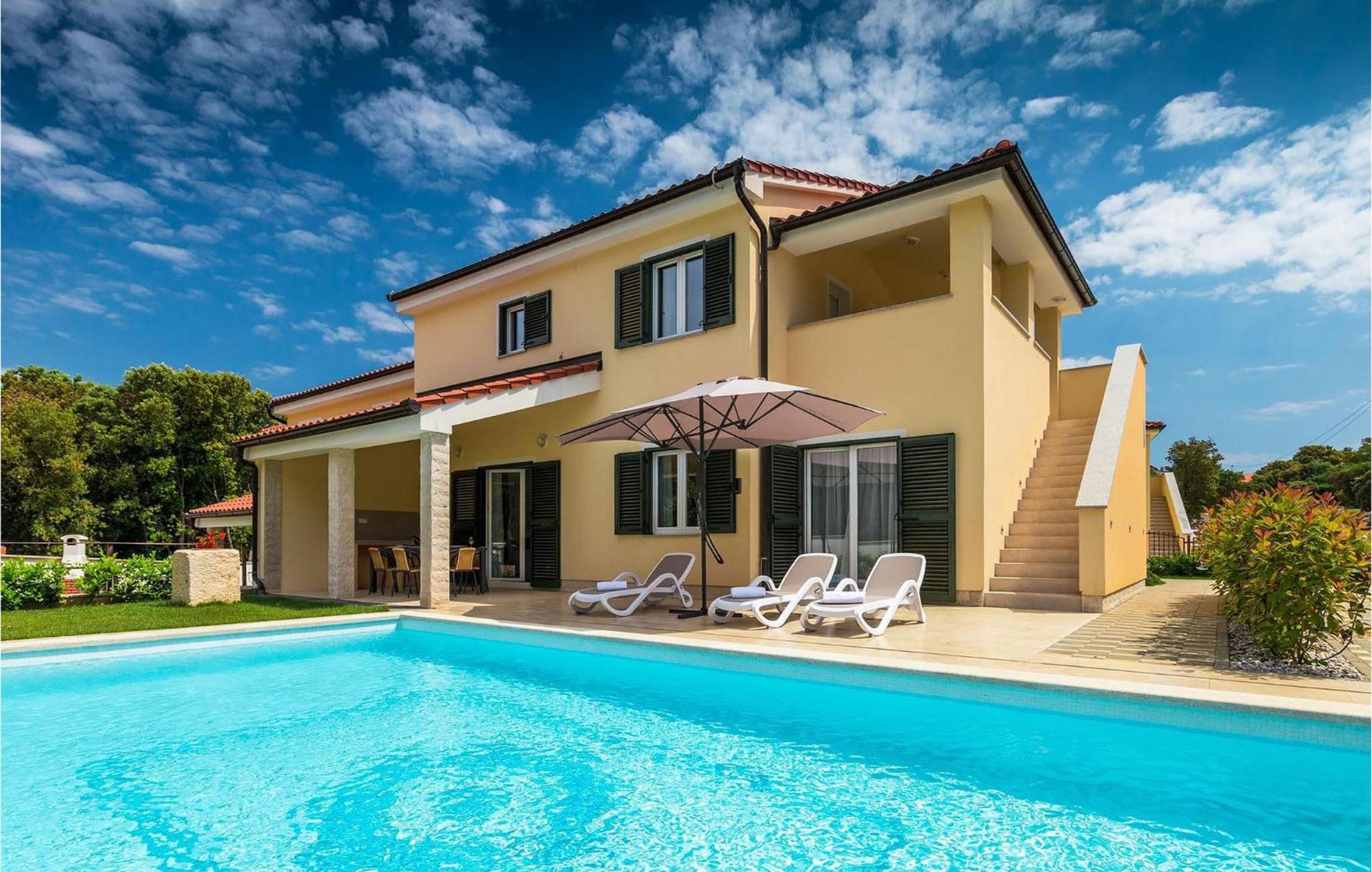 Villa Lola