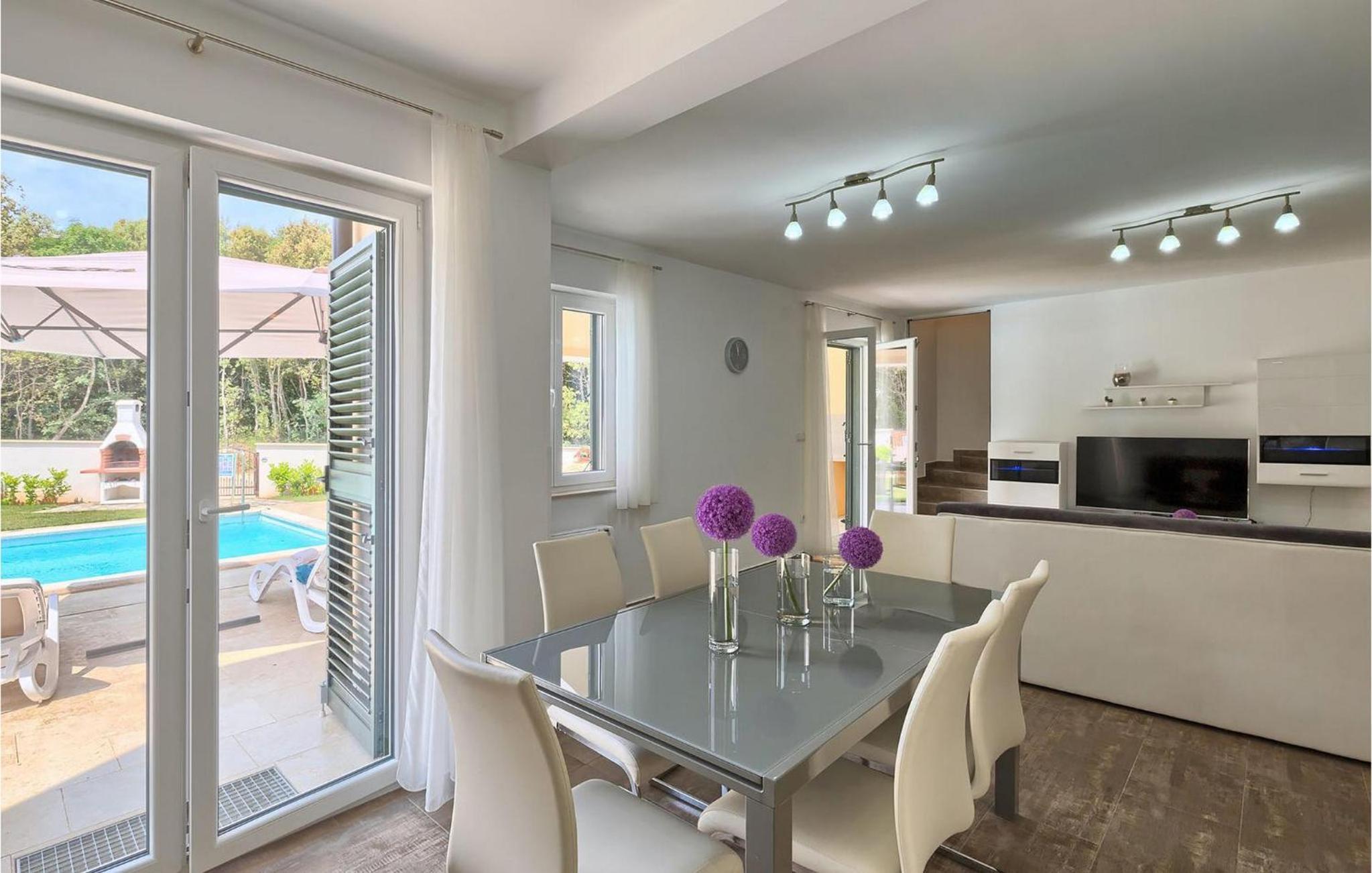 Villa Lola