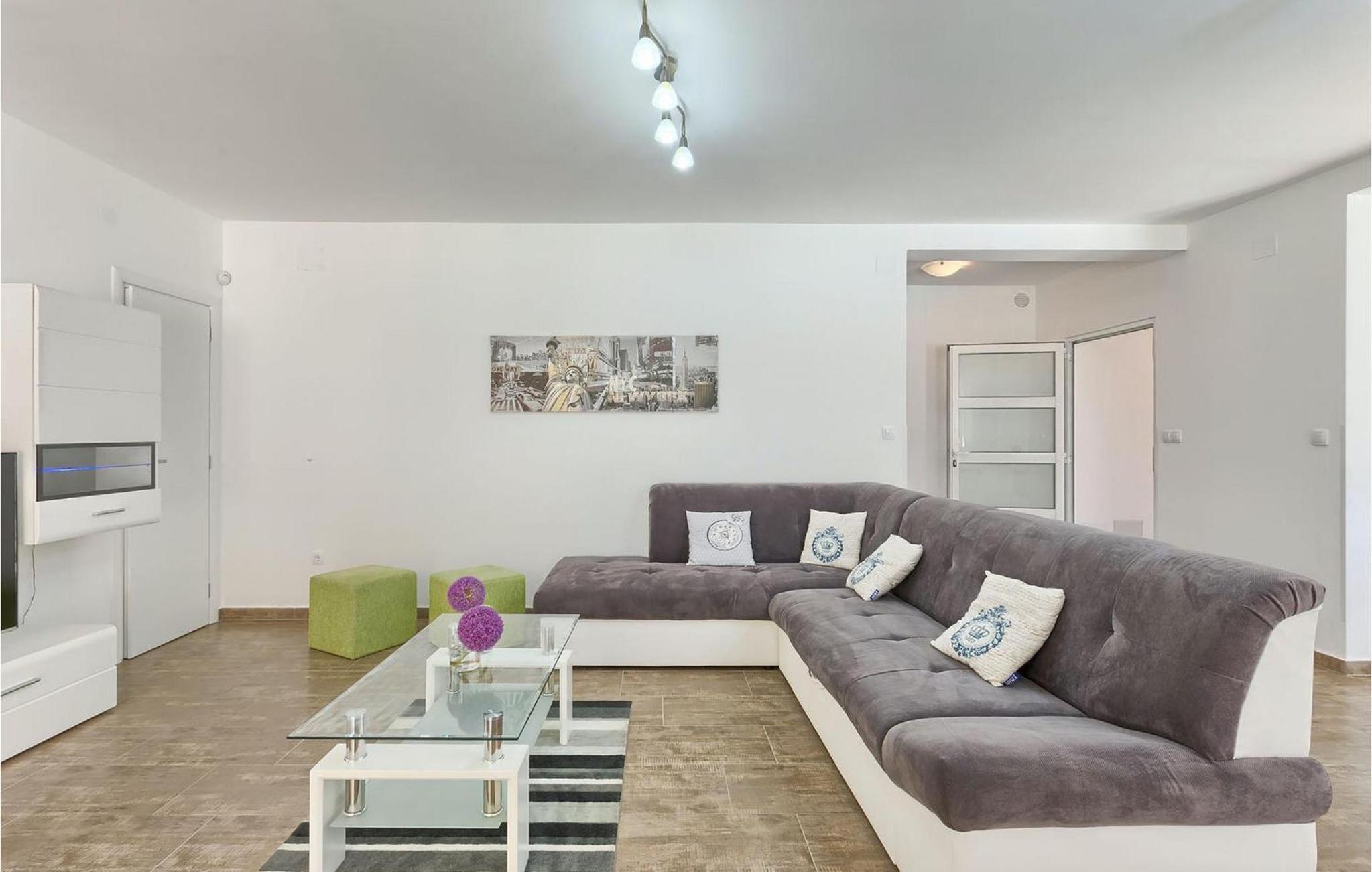 Villa Lola