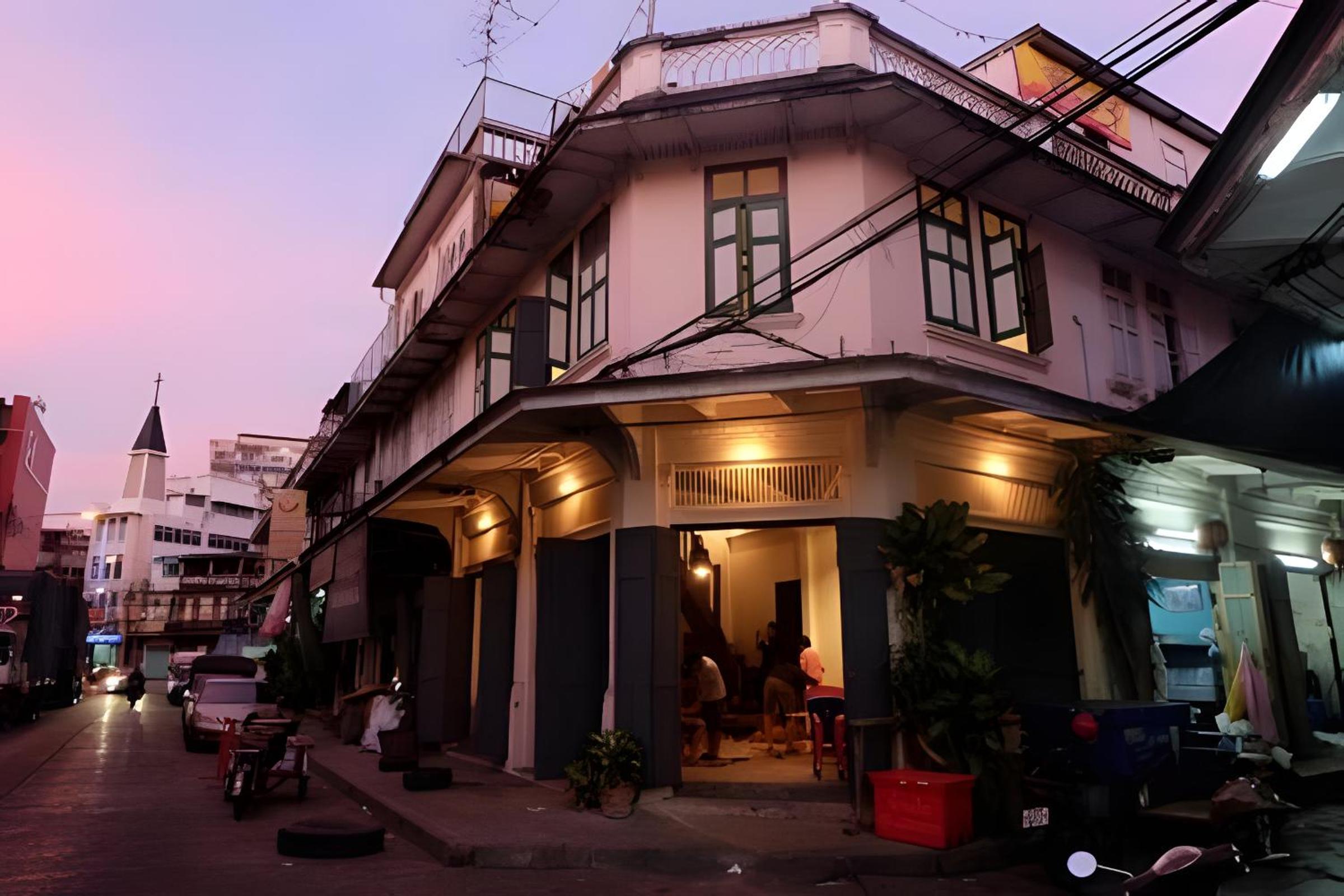 Elite Hotel Nana Sukhumvit 3