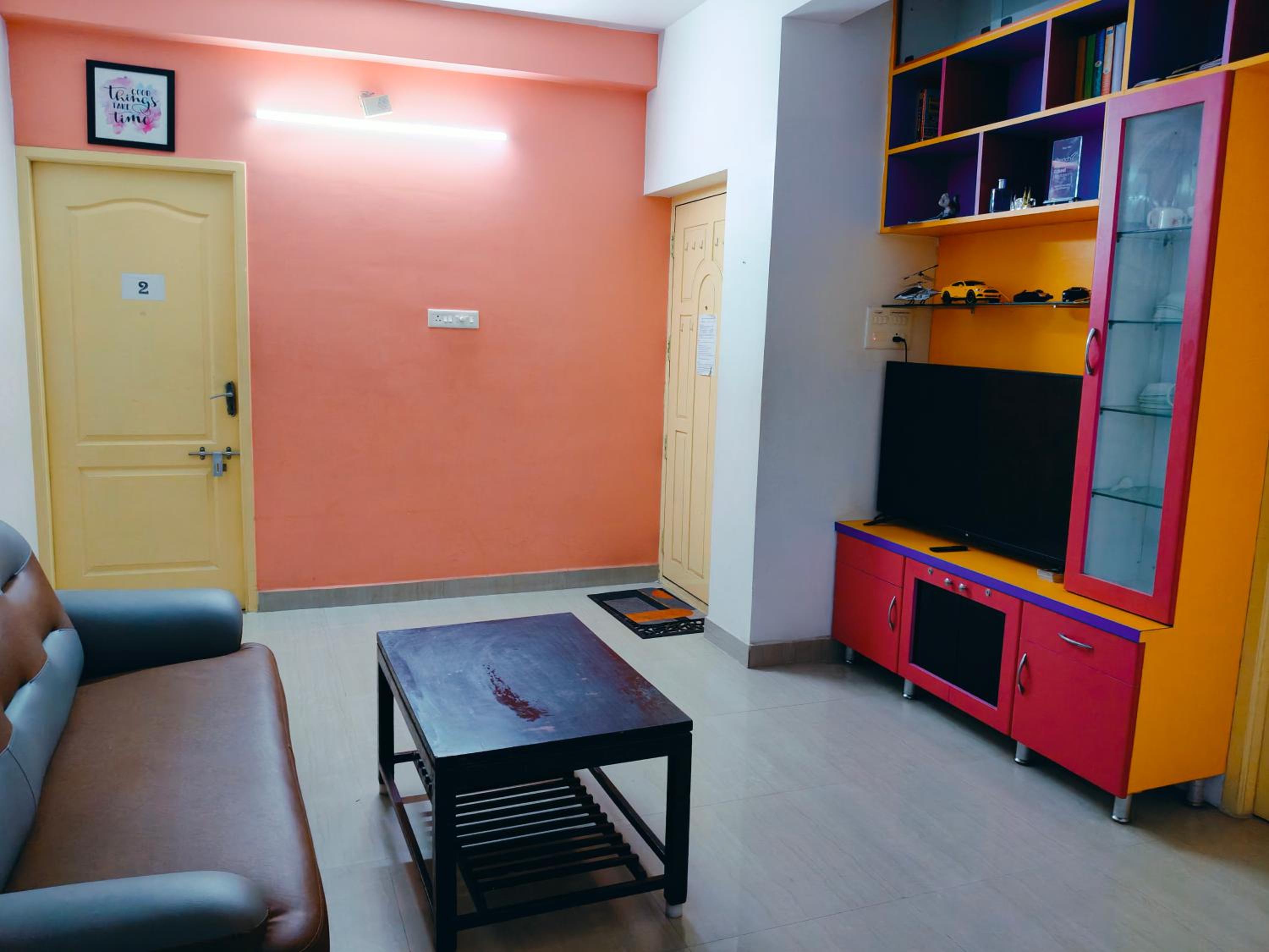 Cosy Homestay Behind Airport, close to DLF & RMZ IT park, MIOT and SRM Hospitals, Trade Center