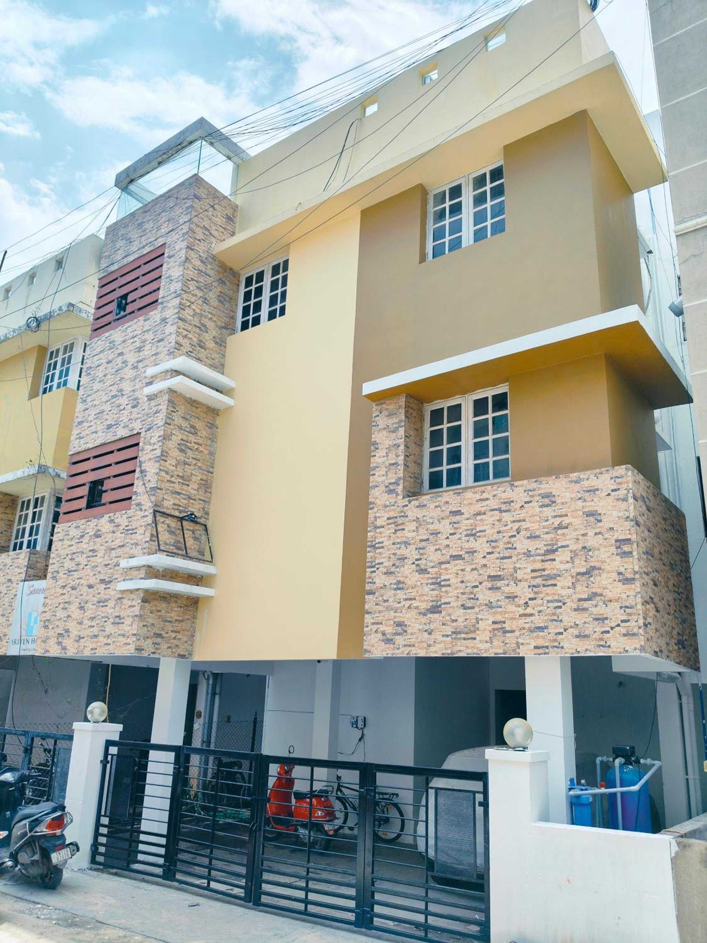 Cosy Homestay Behind Airport, close to DLF & RMZ IT park, MIOT and SRM Hospitals, Trade Center