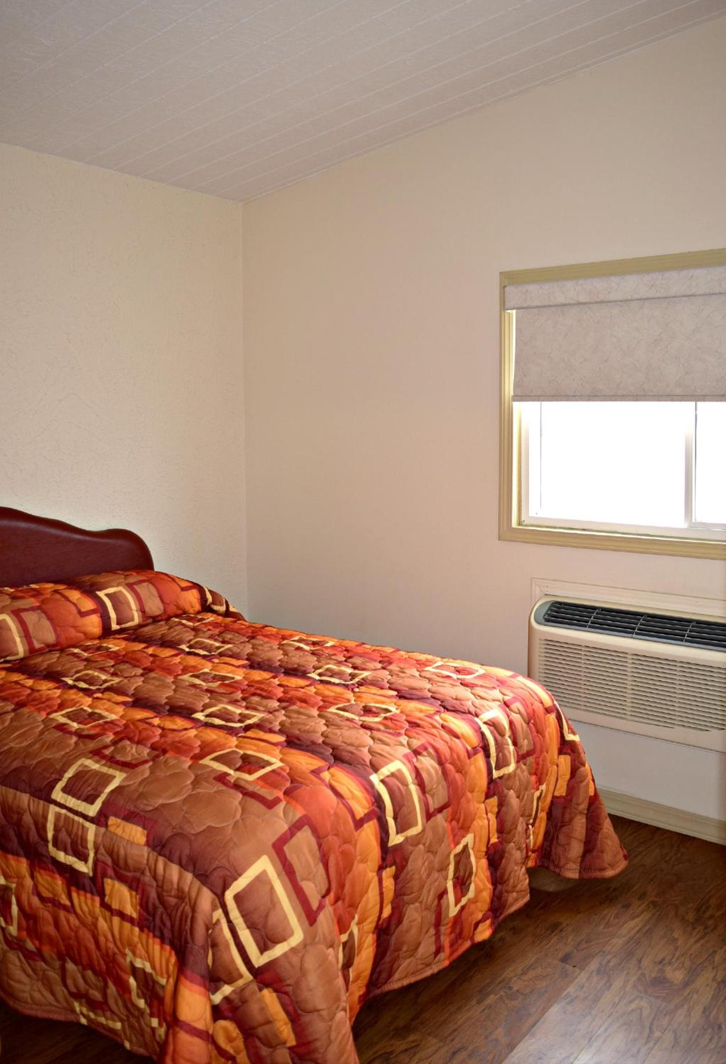 Centre Suite Inns Motel