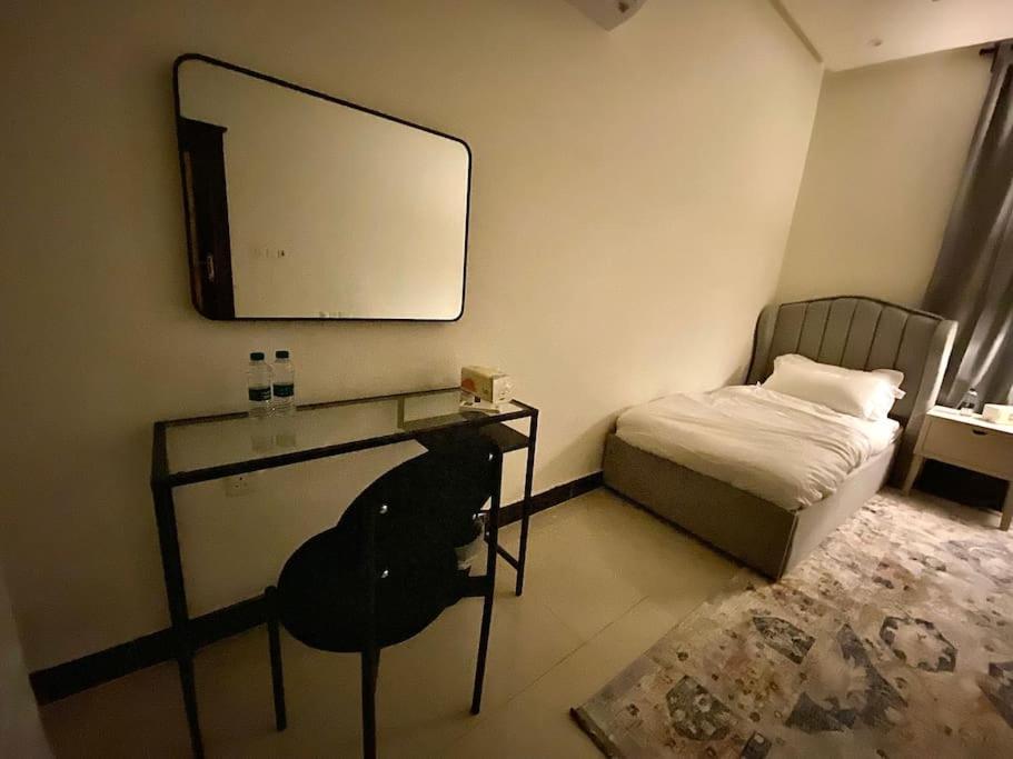 Jasmine 3, self-checkin,2 bedroom and living room