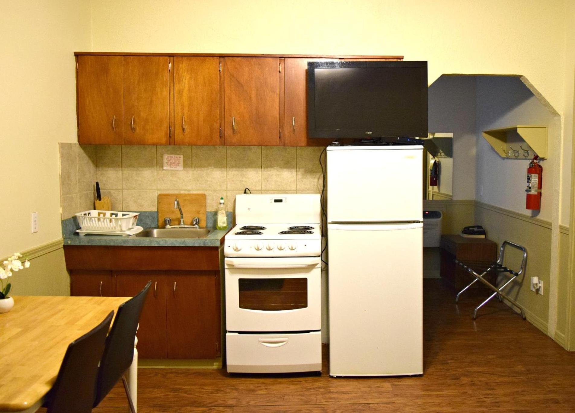 Centre Suite Inns Motel