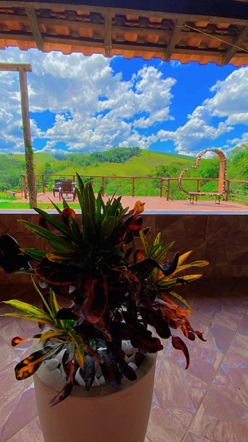 Recanto da Alegria - Casa em Cunha com Jacuzzi,Piscina,Rede,Churrasqueira,Lareira,Deck, Banco de coração