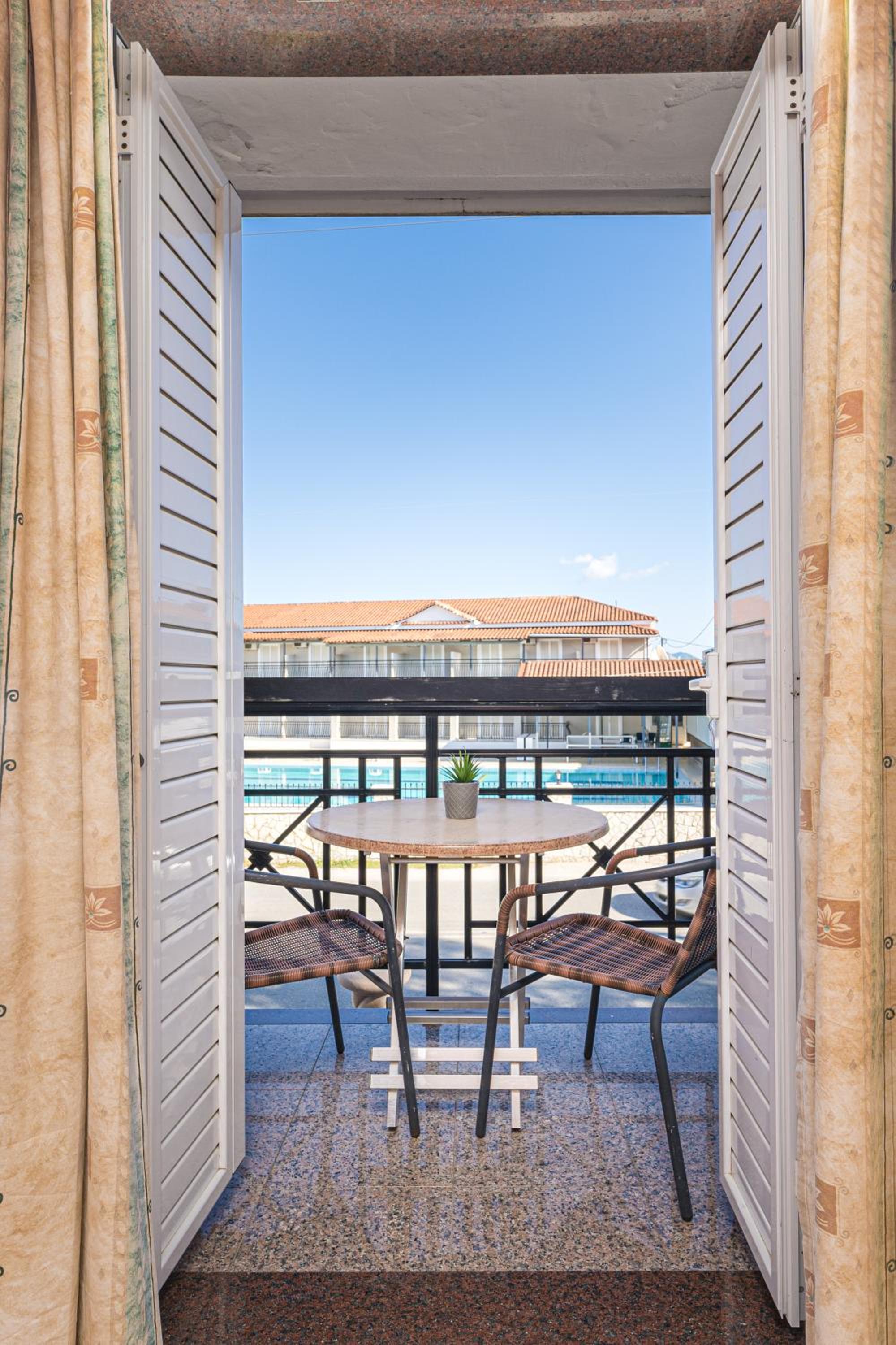 Laganas Vacations - Hotel Aura - Property Image 1