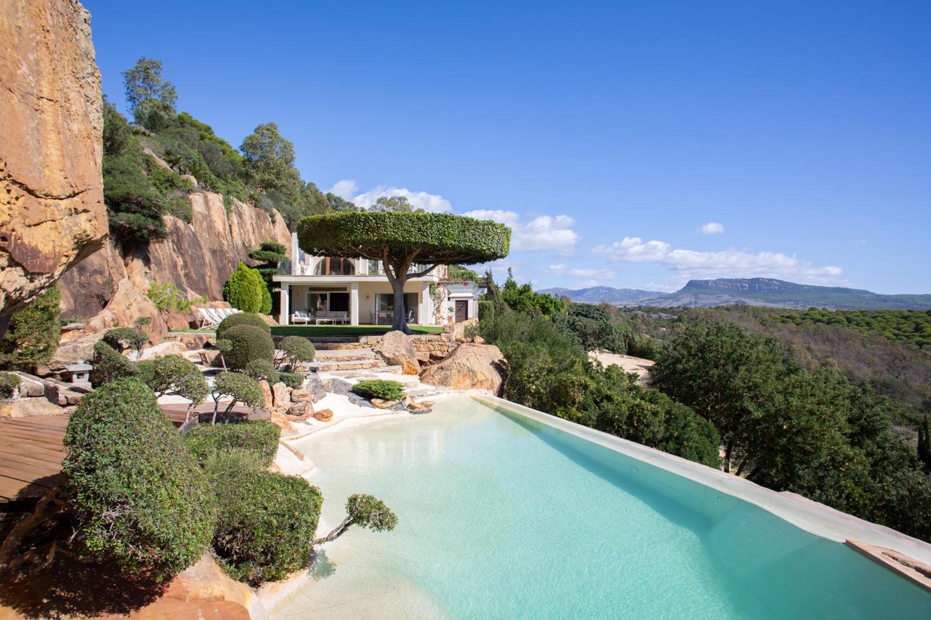 Hotel Love Garden - Image 1