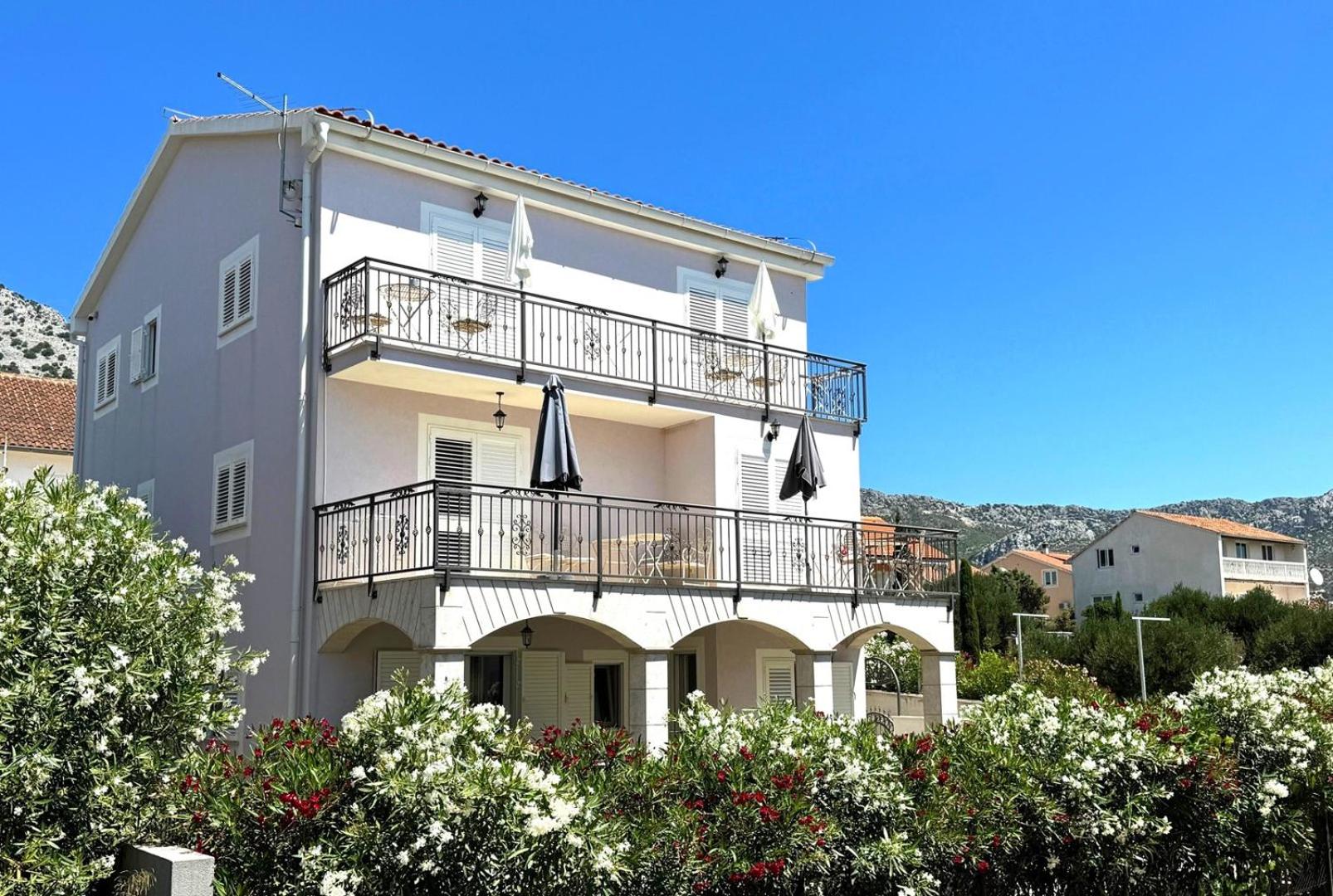 NML Holiday Apartments