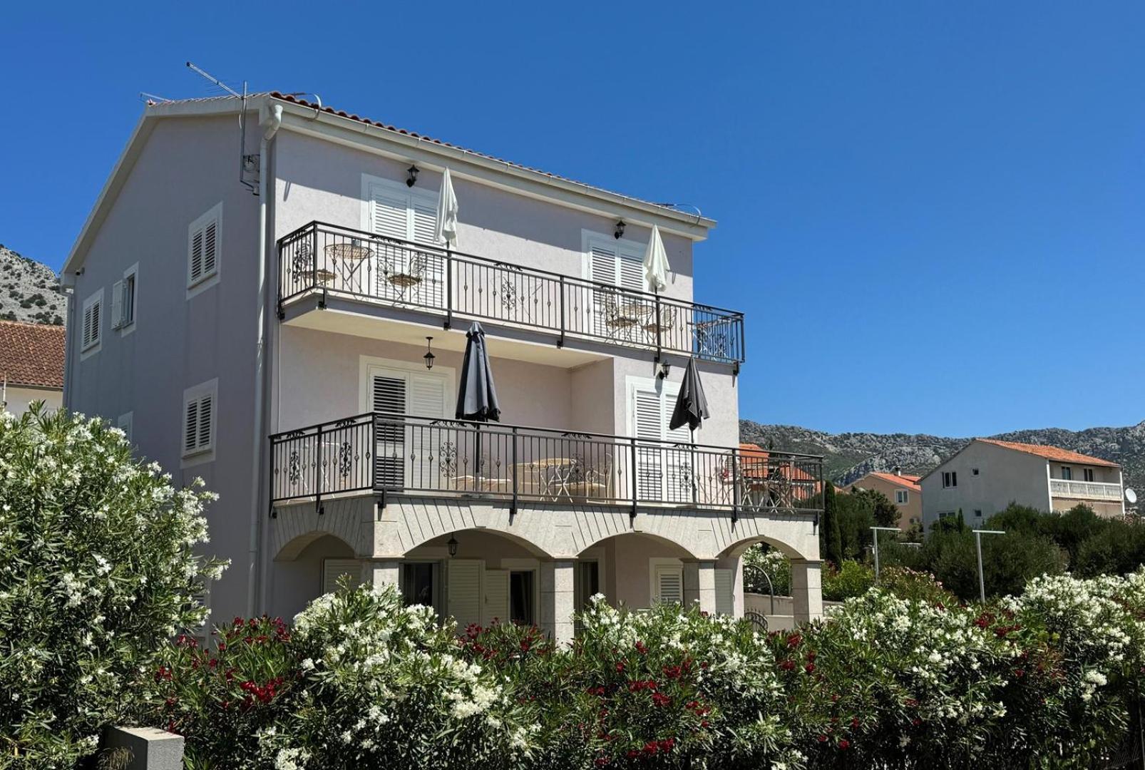 NML Holiday Apartments