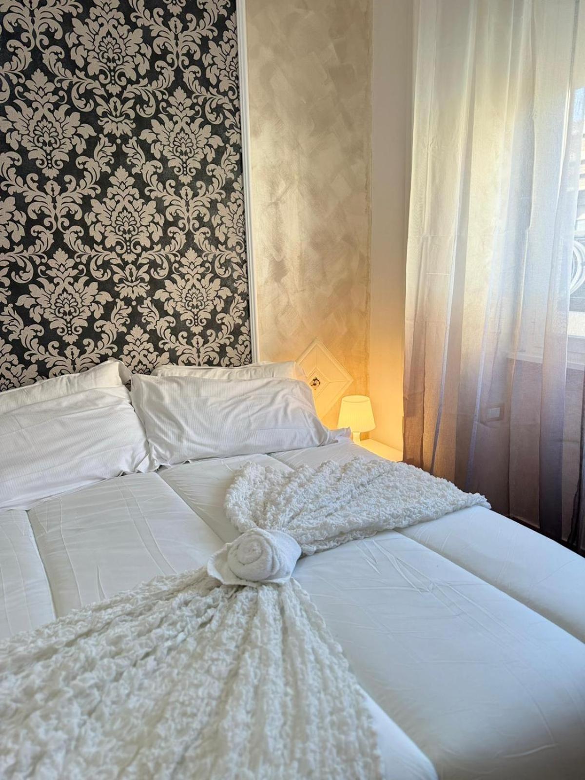 Glint House Prestige