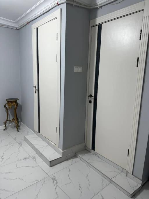 Newly Renovated Apartment in Center