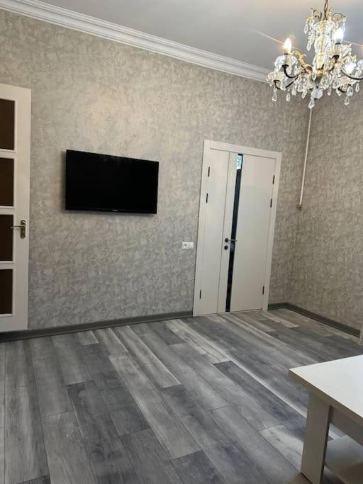 Newly Renovated Apartment in Center