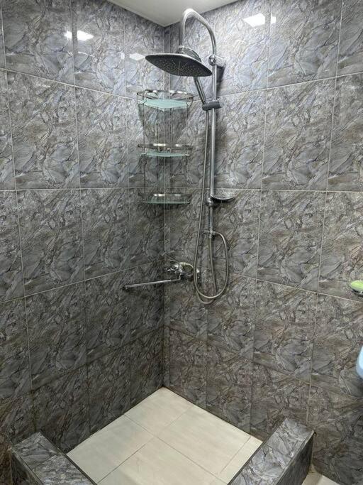 Newly Renovated Apartment in Center