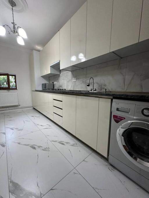 Newly Renovated Apartment in Center