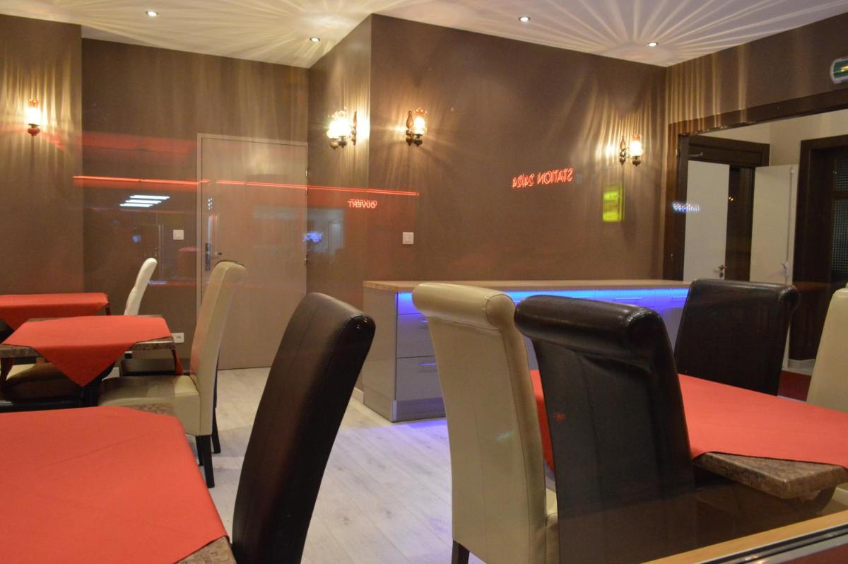 restaurant