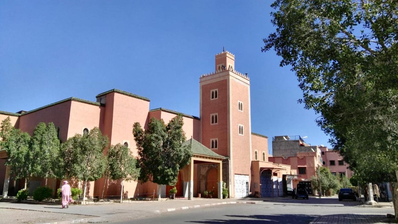Riad sarsar airport