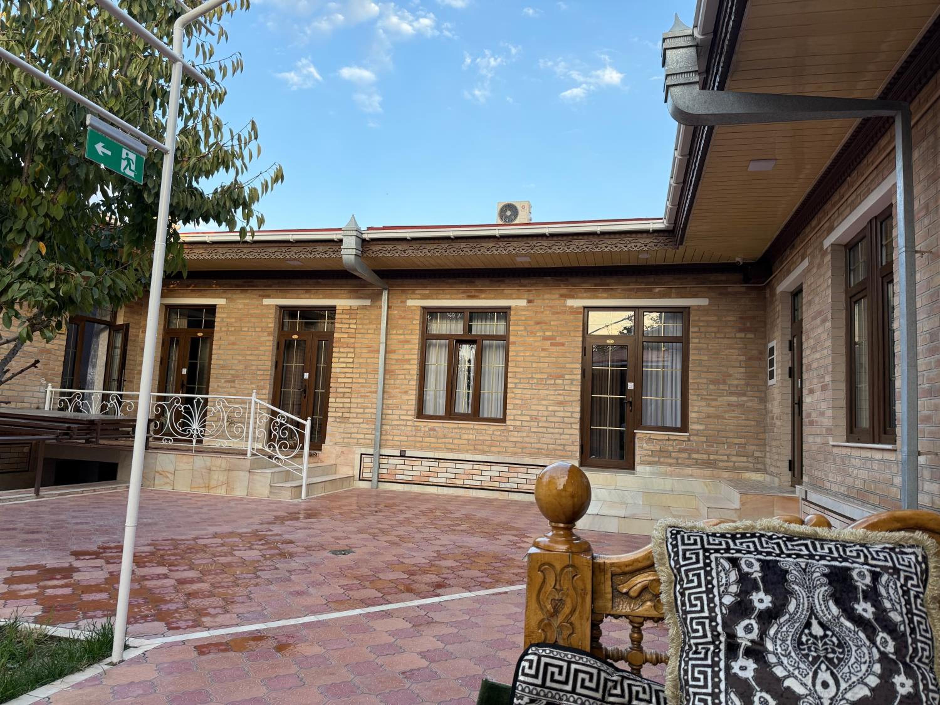 Salomat guest house