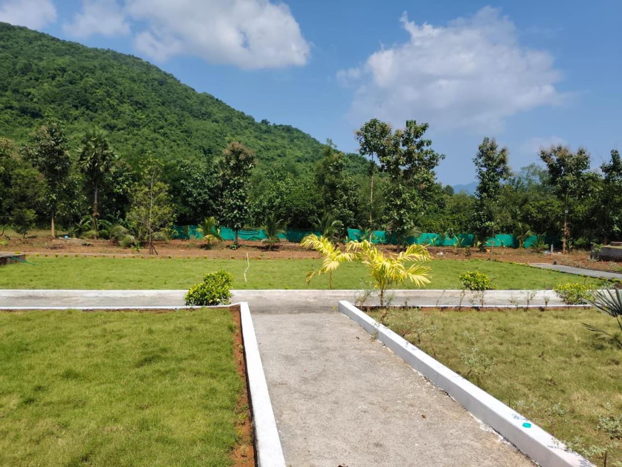 Hangout Hills Resorts