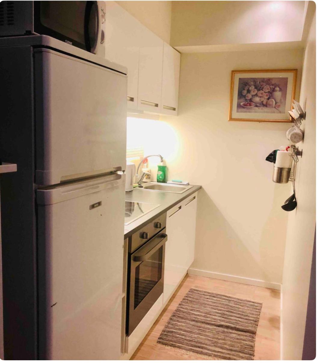 Central Apartment with Free Parking & Roof Terrace view 5