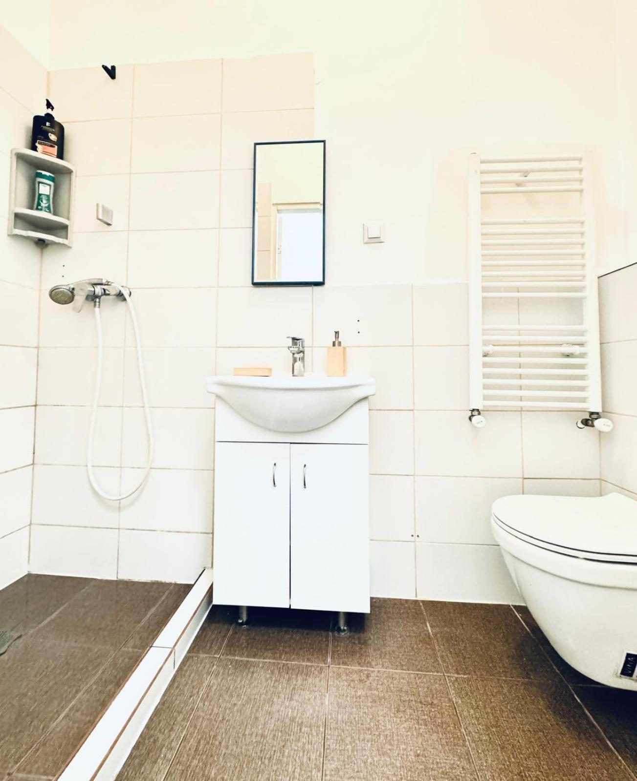 Cozy Studio Apt, 15-Min Drive to Schönbrunn