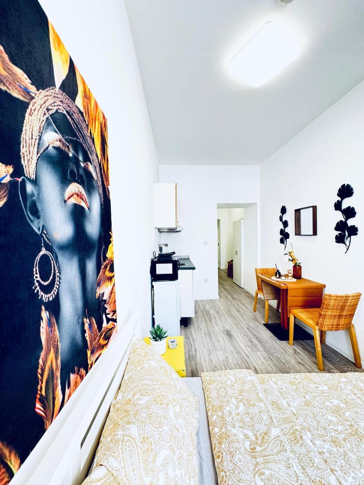 Cozy Studio Apt, 15-Min Drive to Schönbrunn