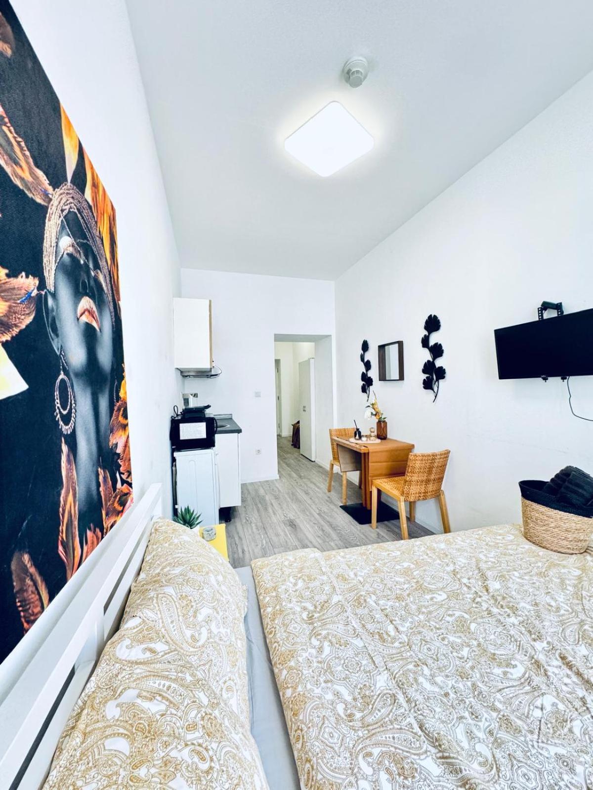 Cozy Studio Apt, 15-Min Drive to Schönbrunn