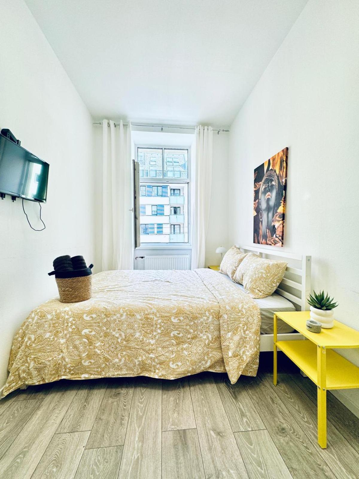 Cozy Studio Apt, 15-Min Drive to Schönbrunn