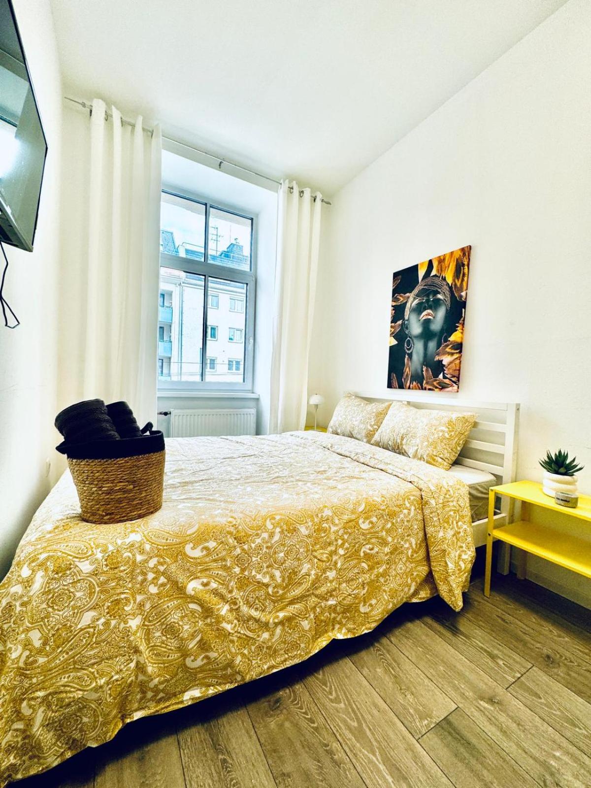 Cozy Studio Apt, 15-Min Drive to Schönbrunn