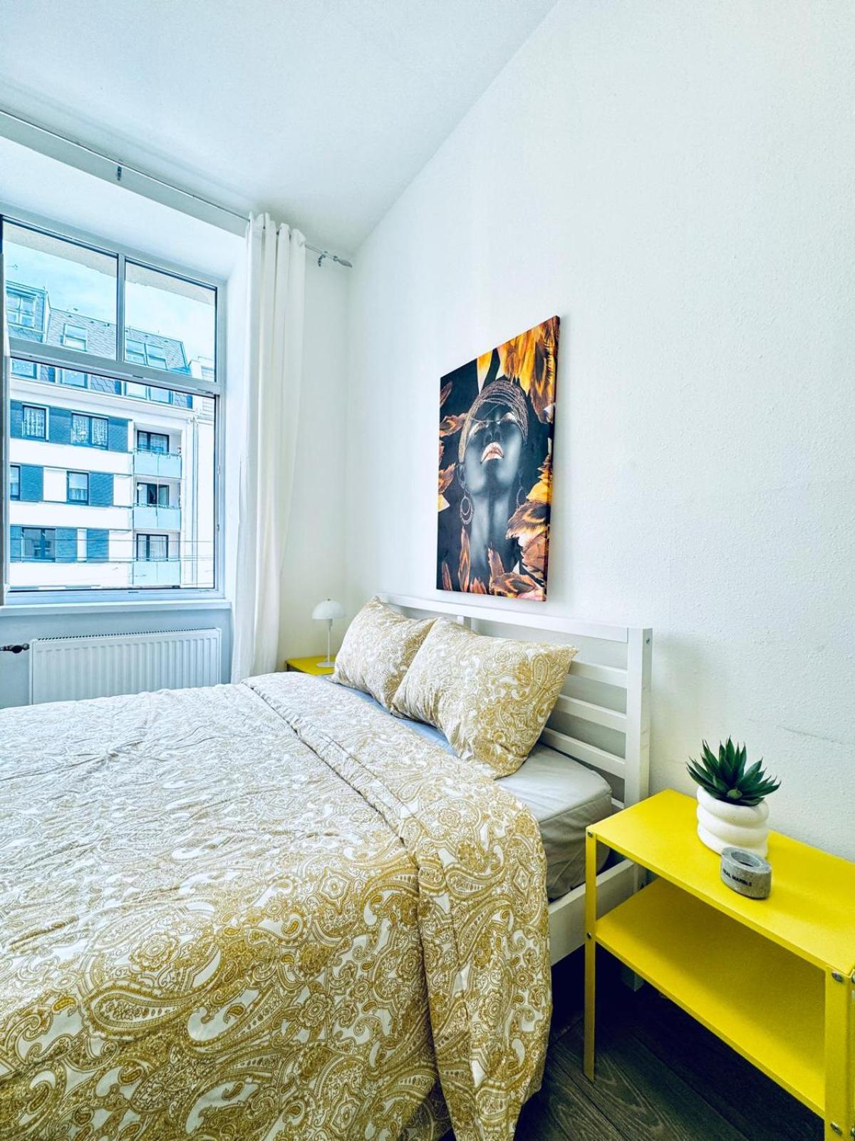 Cozy Studio Apt, 15-Min Drive to Schönbrunn
