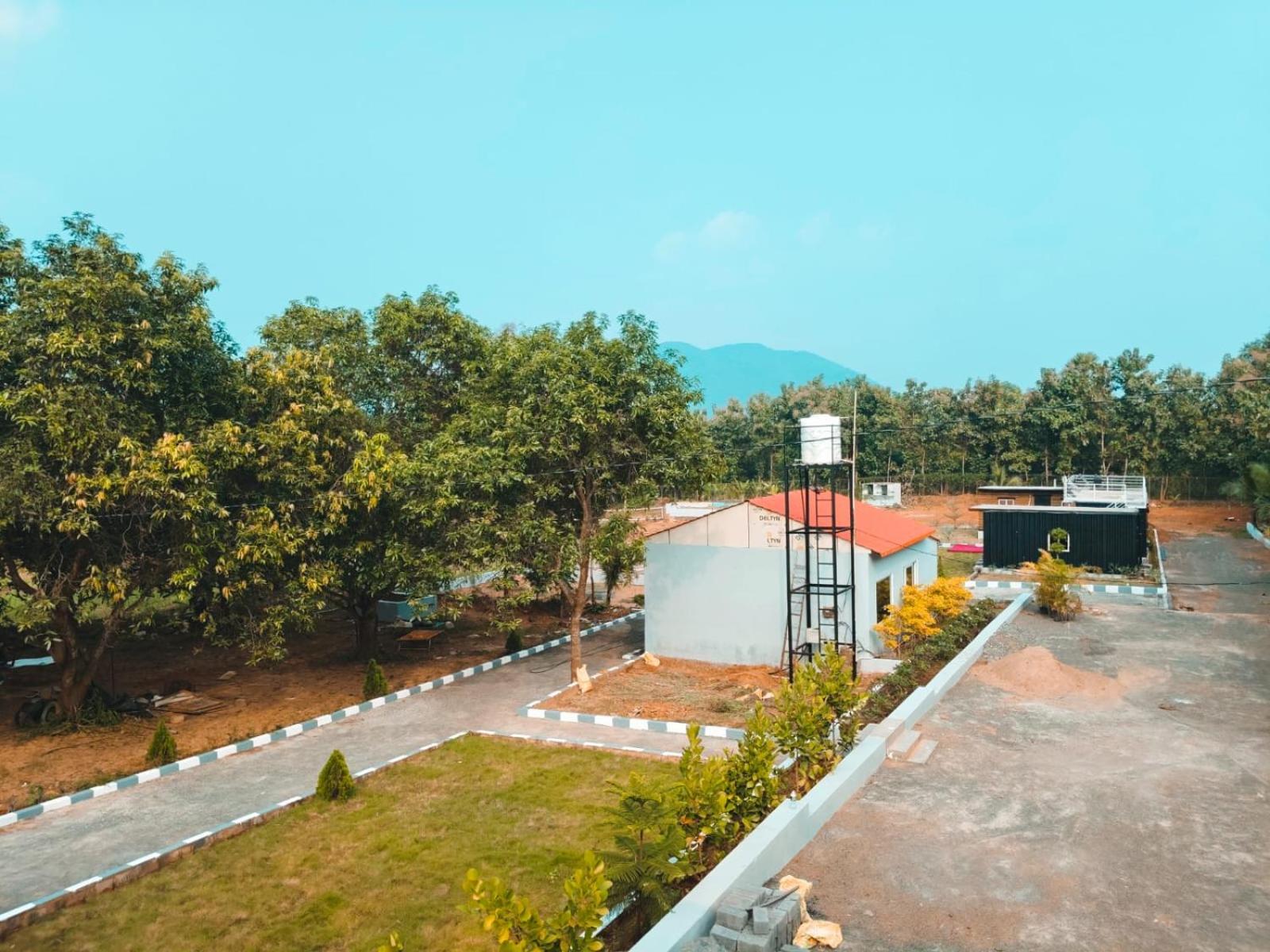 Hangout Hills Resorts
